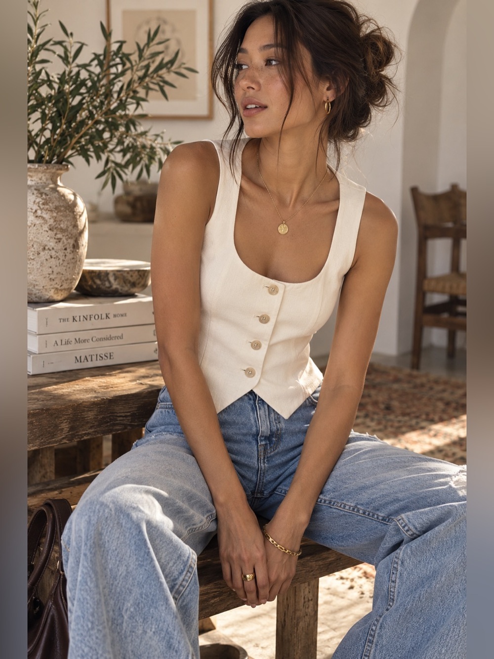 Aritzia Wilfred Ivory Tailored Button Front Vest Top Size 8 Quiet Luxury
